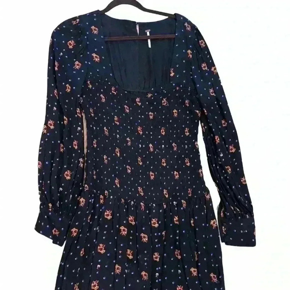 Free People Two Faces Printed Mini Dress Size M Black Floral Smocked - Picture 3 of 4